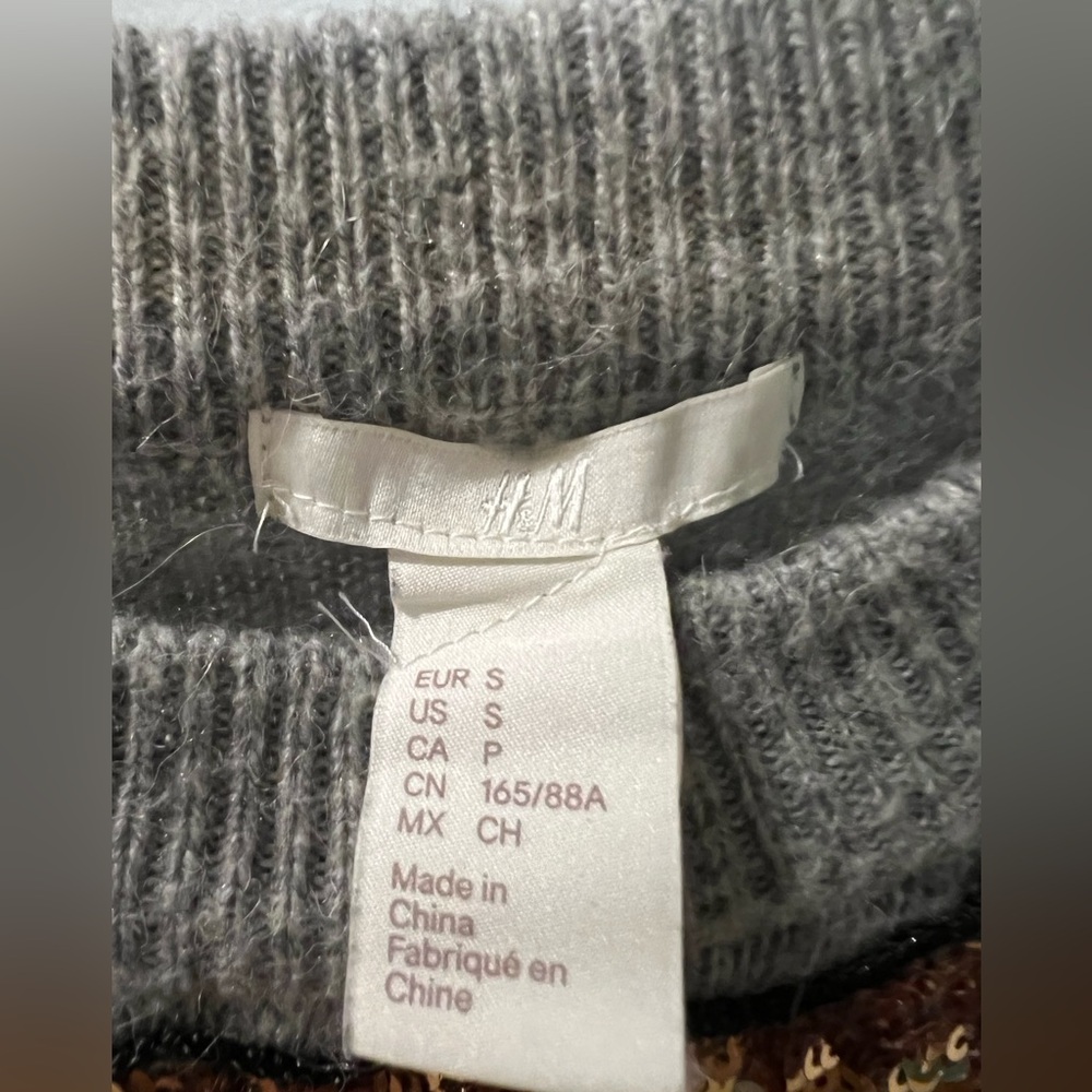 H&M Ellie Selfie Light Gray and Sparkle Sweater - Picture 3 of 3